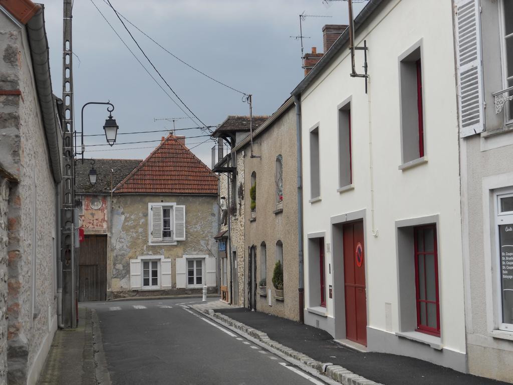 Le Nid D'Hirondelles Bed & Breakfast Perthes-en-Gatinais Eksteriør bilde