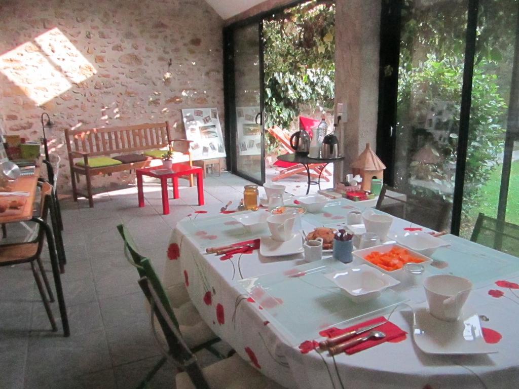 Le Nid D'Hirondelles Bed & Breakfast Perthes-en-Gatinais Eksteriør bilde